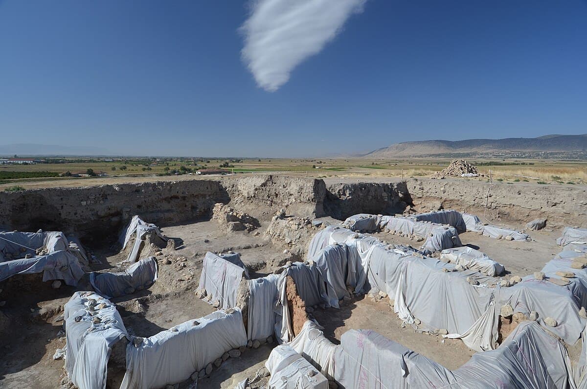 Excavated Bronze Age palace remains at Beycesultan mound