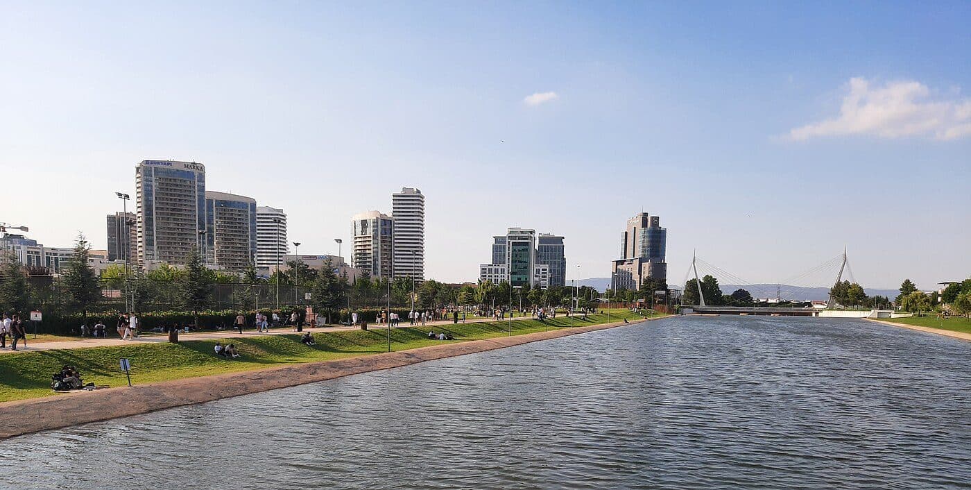 The Green Mosque and Green Tomb complex in Bursa with Uludağ in the background