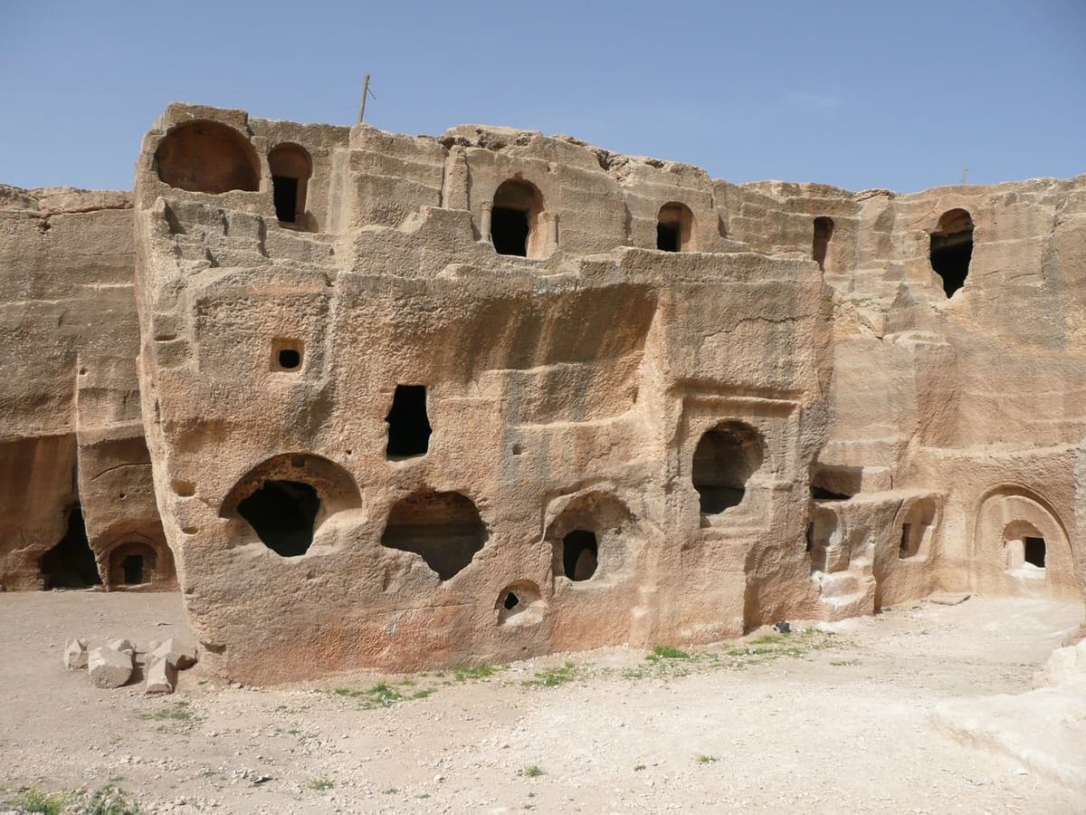 The massive underground cistern and ruins of the fortress city of Dara