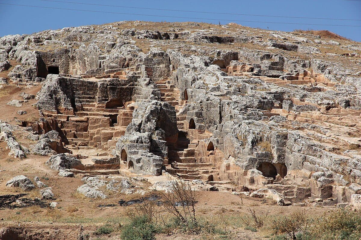Rock tombs at Perre